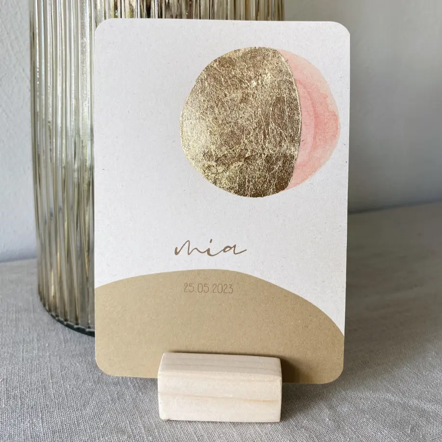 handgemaakt geboortekaartje met goud